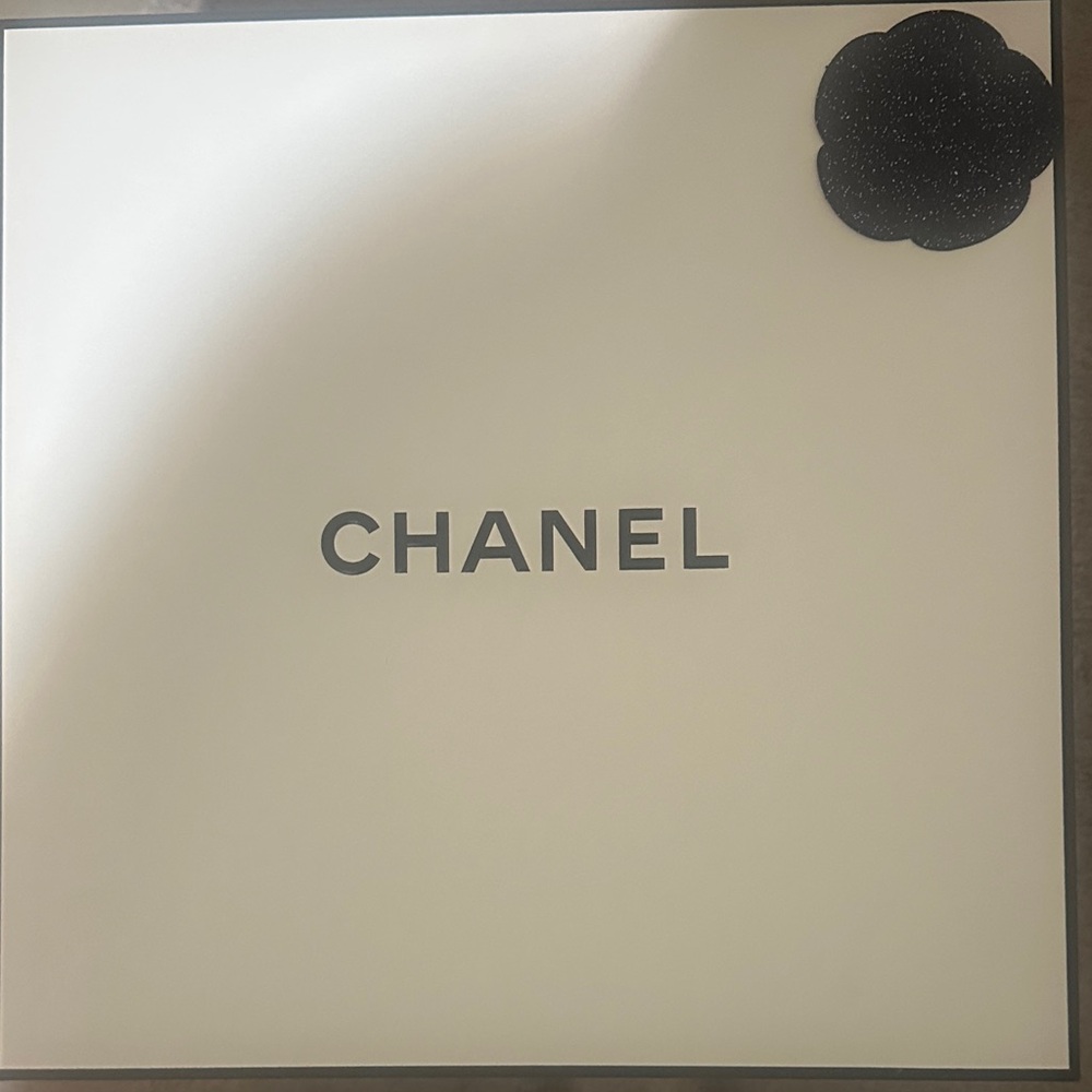 CHANEL White Box with Flower
